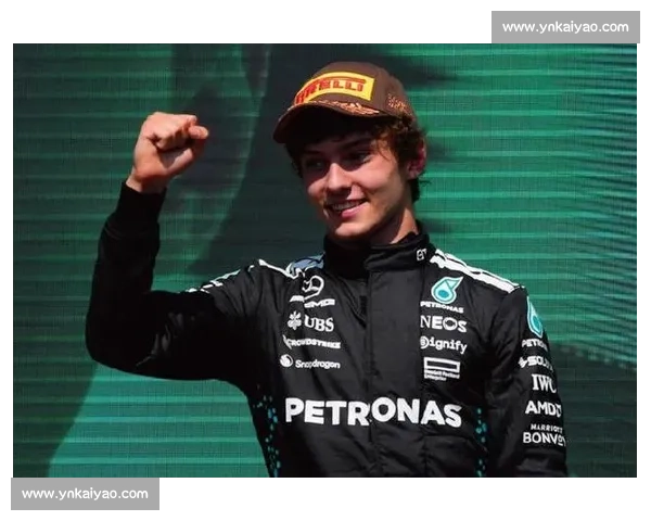 安东内利 Q3 错失关键飞驰圈 黄旗干扰致梅奔新秀遗憾止步第九 安东内利 Q3 错失关键飞驰圈 黄旗干扰致梅奔新秀遗憾止步第九