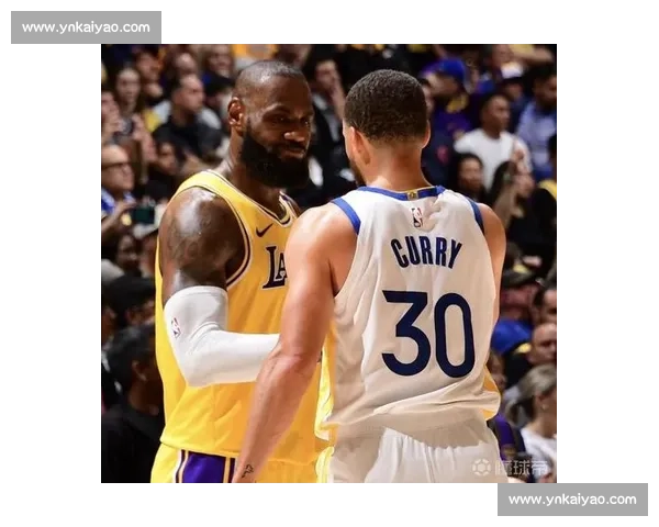 湖人对阵勇士中国赛再燃焦点巨星同场点燃篮球热潮引爆球迷激情盛宴 湖人对阵勇士中国赛再燃焦点巨星同场点燃篮球热潮引爆球迷激情盛宴